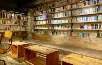 森の図書室　ソファ